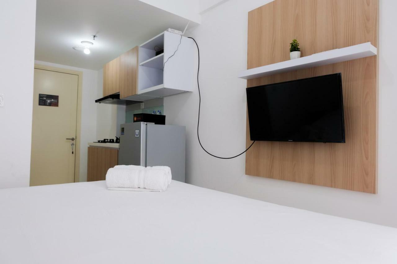 Comfy At M-town Gading Serpong By Travelio Tangerang